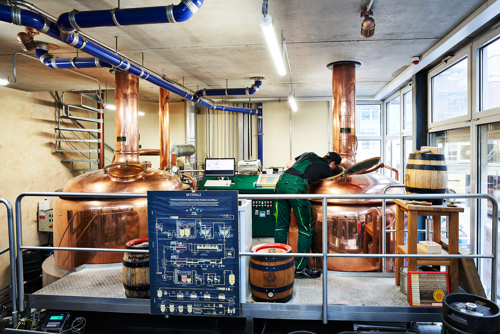 Braukalender 2026 Titelbild - Blick auf unser Sudhaus im Durlacher Vogel